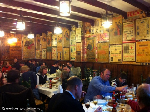 sol y sombra  dining room