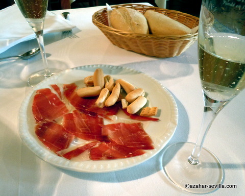 manolo leon jamon