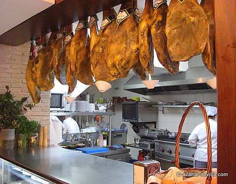 jamon-gamba-kitchen