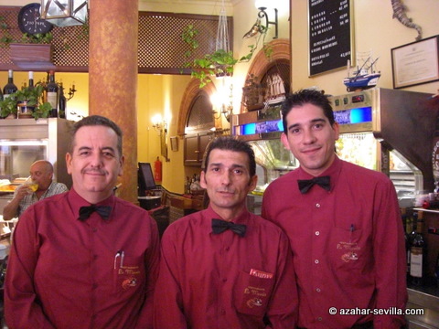 moneda-staff