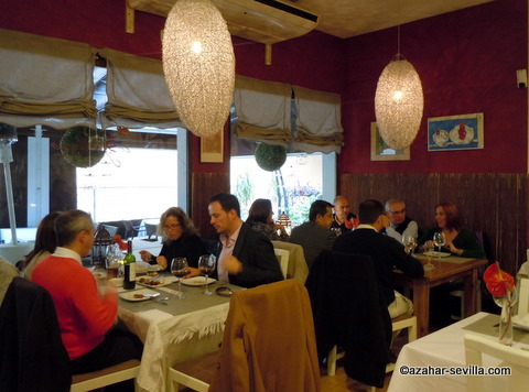 gallinero dining room